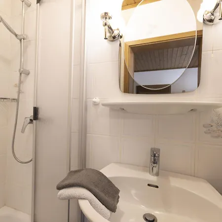 2 By Interhome *
